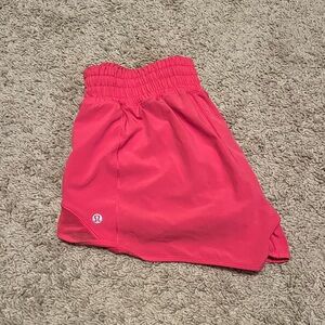 lululemon high rise hotty hot shorts 2.5 pink